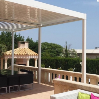 Installation dune pergola bioclimatique  La Crau